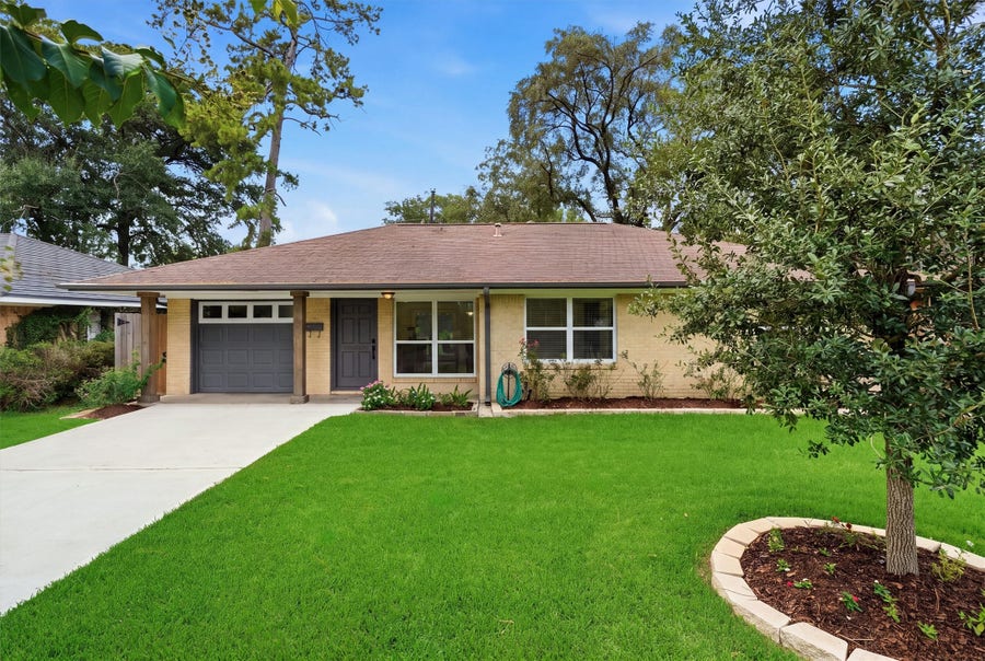 Property photo for 2014 Woodcrest Drive, Houston, TX