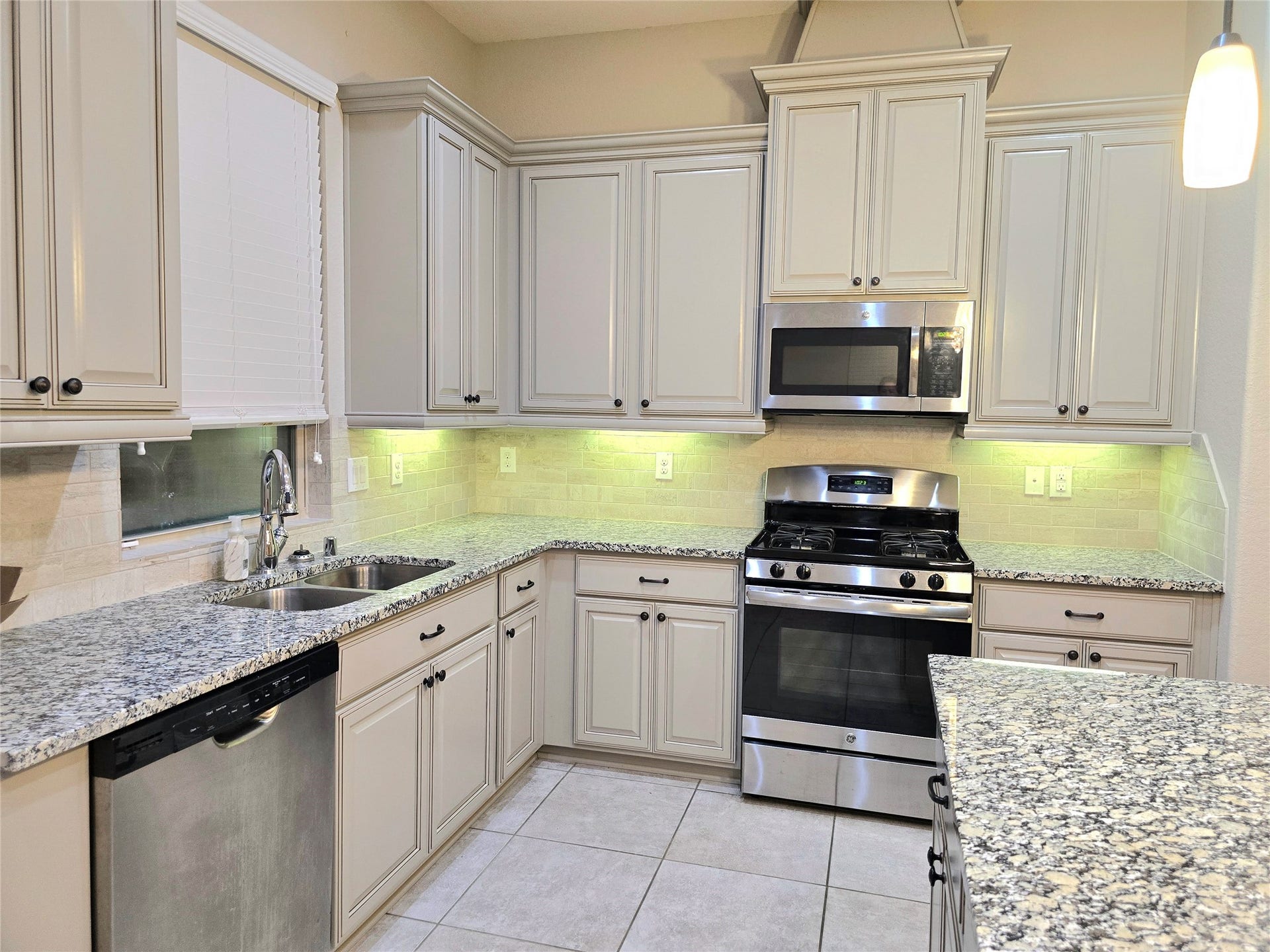 12106 La Strada Street, Richmond, TX 77406 12106 La Strada Street, Richmond, TX 77406
