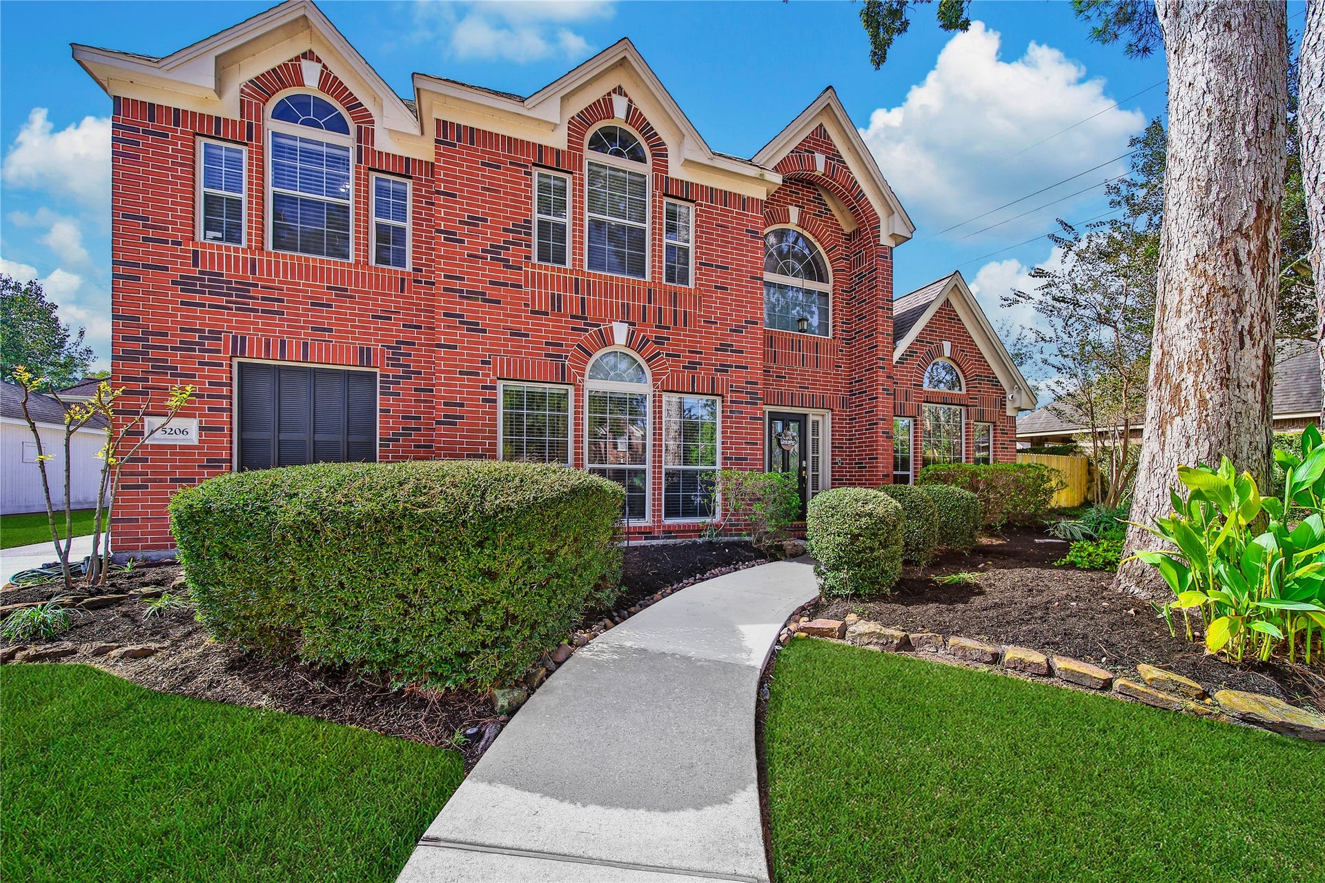 5206 Evergreen Valley Drive, Kingwood, TX 77345 Welcome home to 5206 Evergreen Valley Drive!
