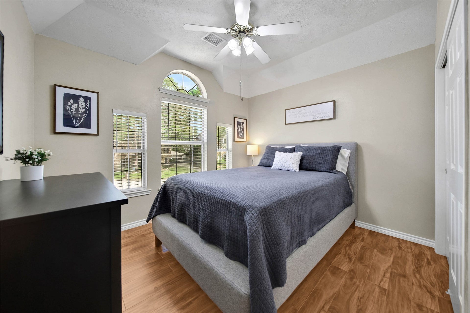 5206 Evergreen Valley Drive, Kingwood, TX 77345 Bedroom #3 overlooks the front of the home and the peaceful cul de sac.
