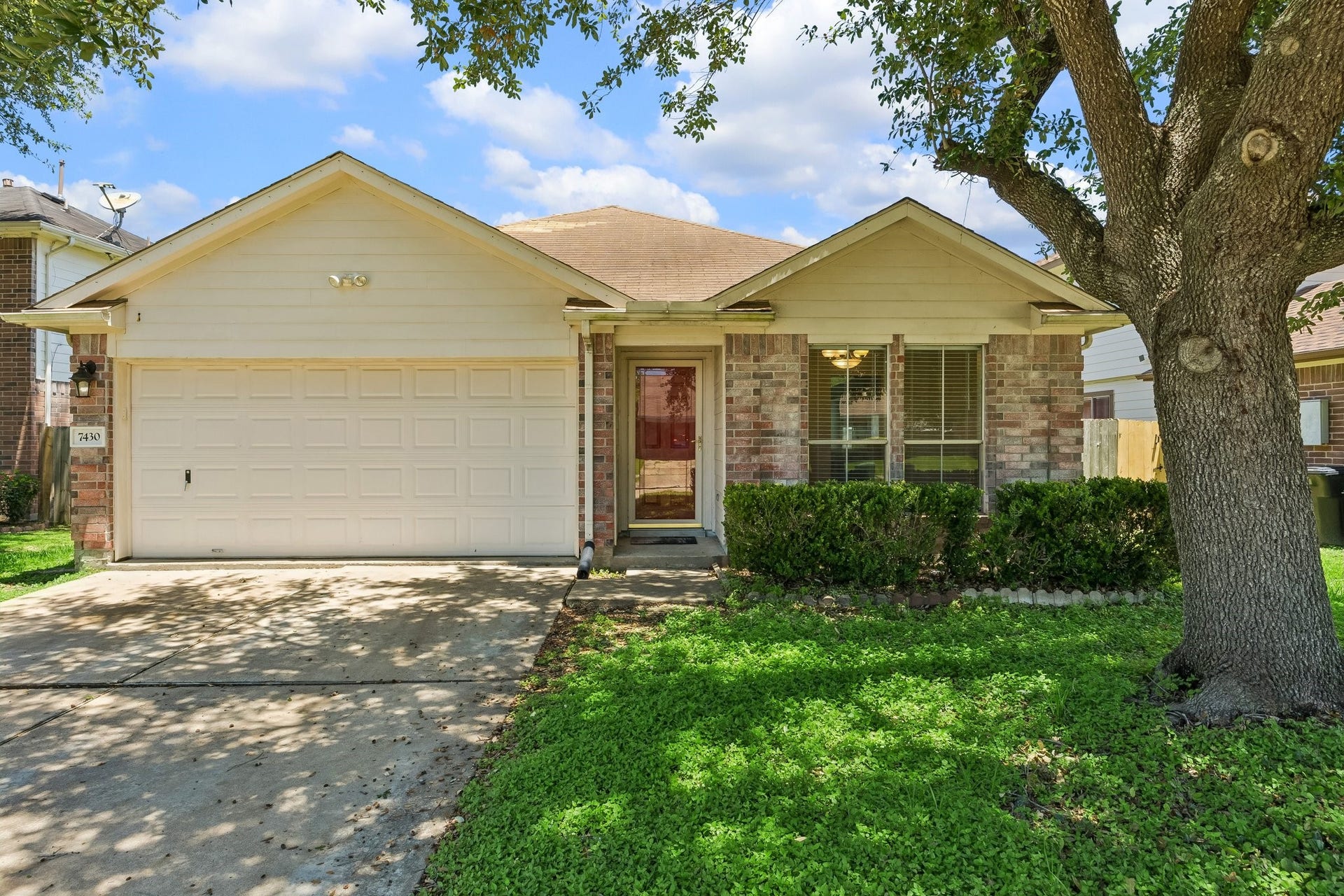 7430 Bahia Lane, Houston, TX 77489 Welcome Home to 7430 Bahia Ln.