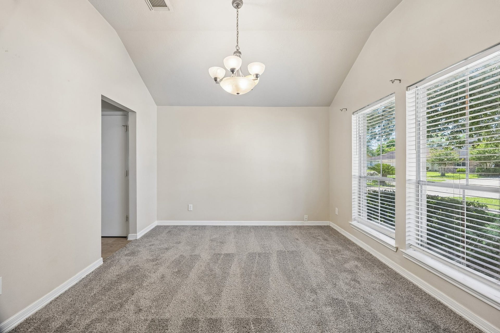 7430 Bahia Lane, Houston, TX 77489 Front Dinning Room or Office