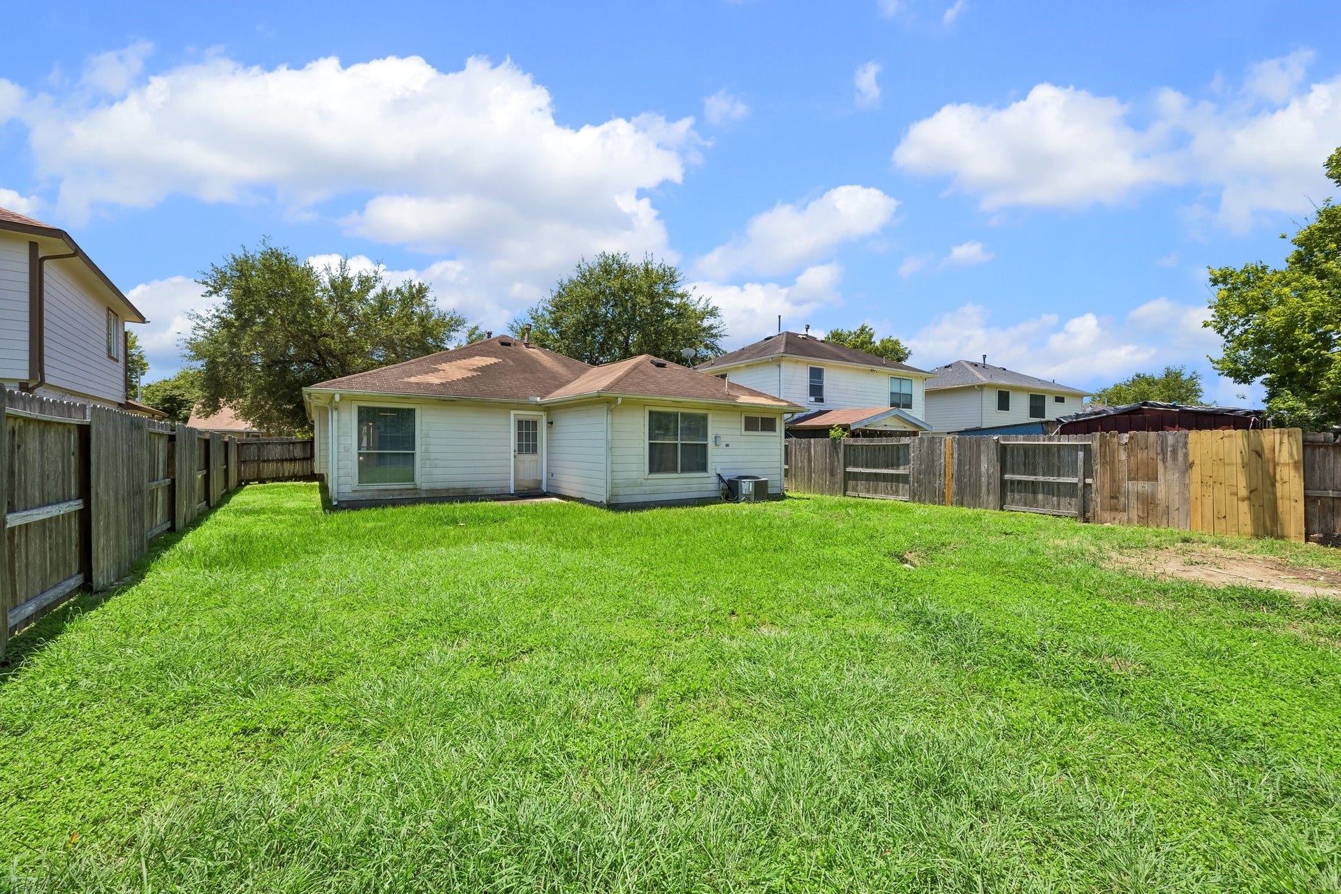 7430 Bahia Lane, Houston, TX 77489 Fenced Backyard