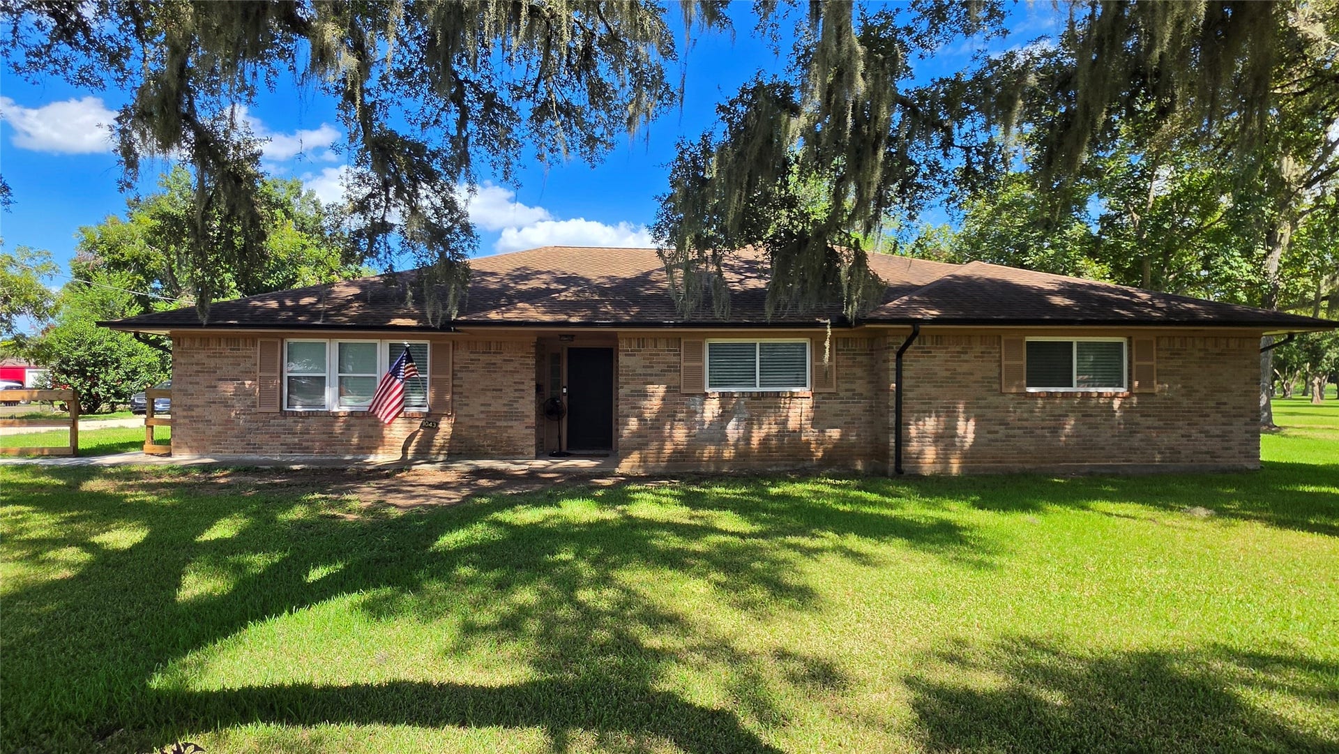 1043 Columbia Drive, West Columbia, TX 77486 1043 Columbia Drive, West Columbia, TX 77486