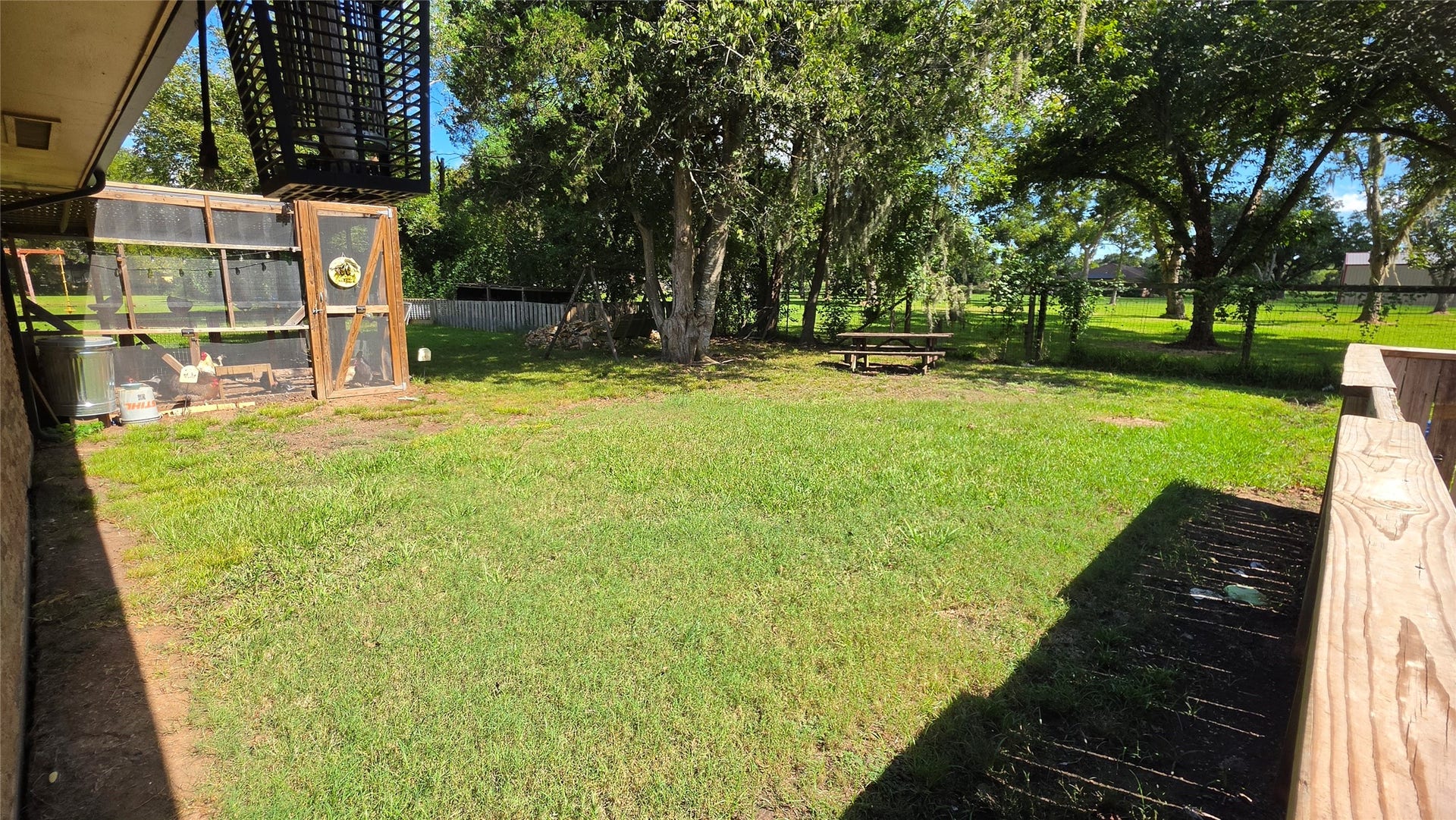 1043 Columbia Drive, West Columbia, TX 77486 1043 Columbia Drive, West Columbia, TX 77486