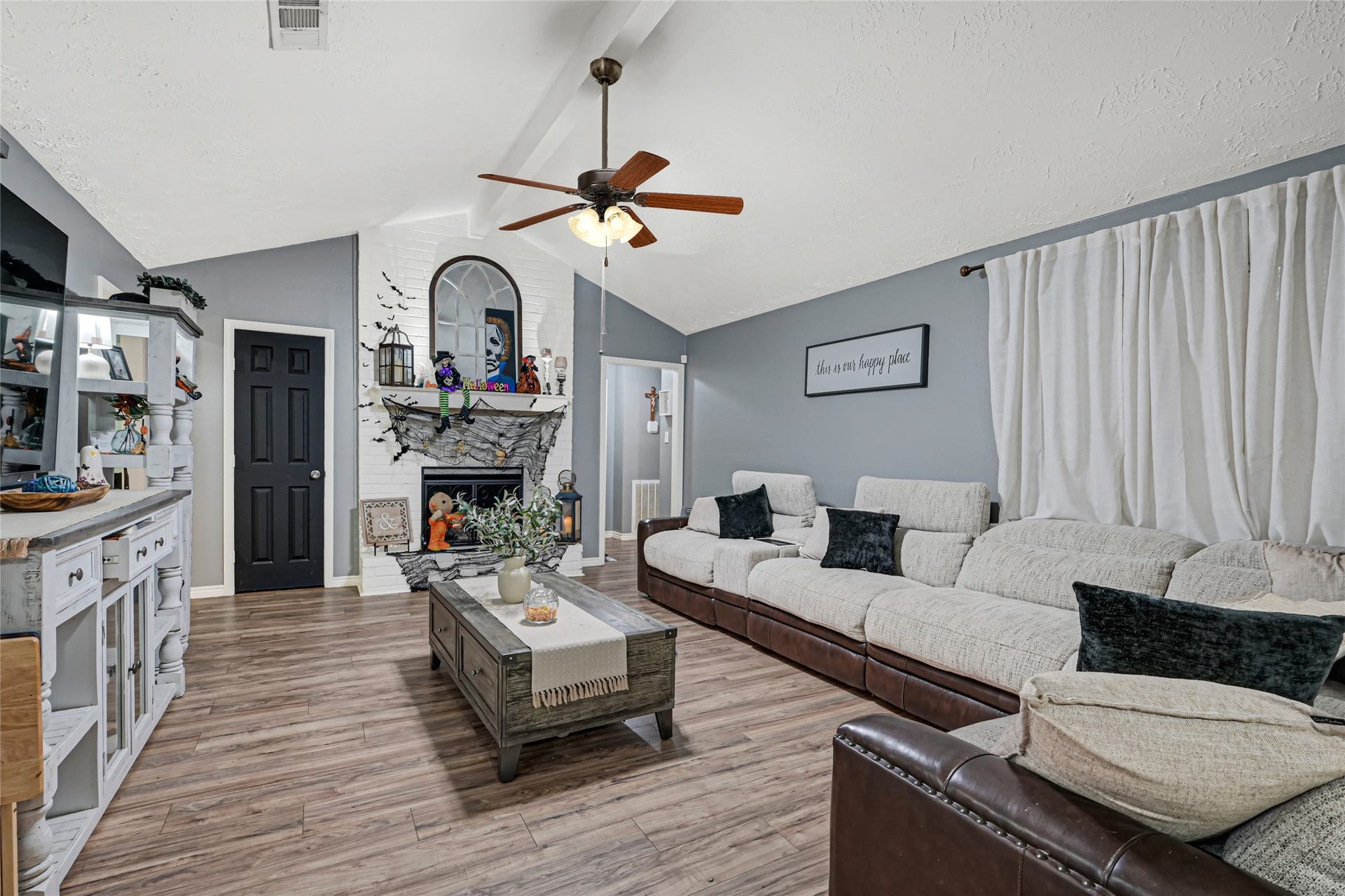 11226 Sageburrow Drive, Houston, TX 77089 Another view of Den/Living area. Perfect size to make as cozy as you'd like.