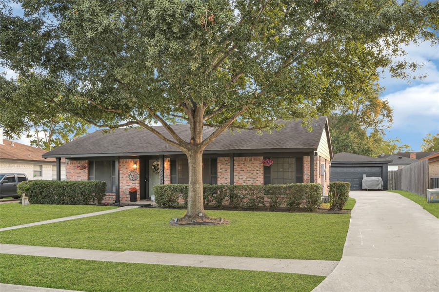 Property photo for 11226 Sageburrow Drive, Houston, TX