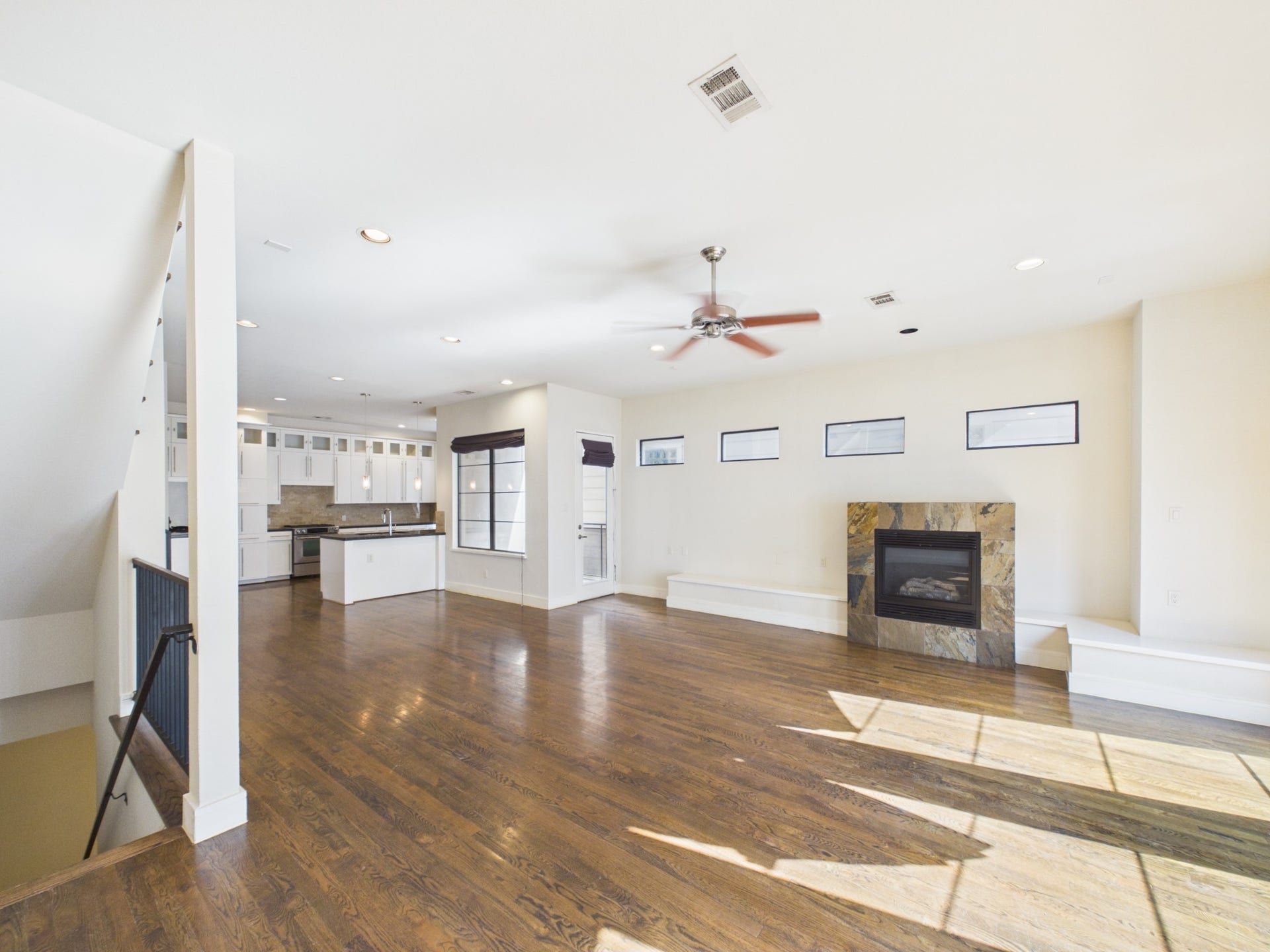 5425 Floyd Street, Houston, TX 77007 5425 Floyd Street, Houston, TX 77007