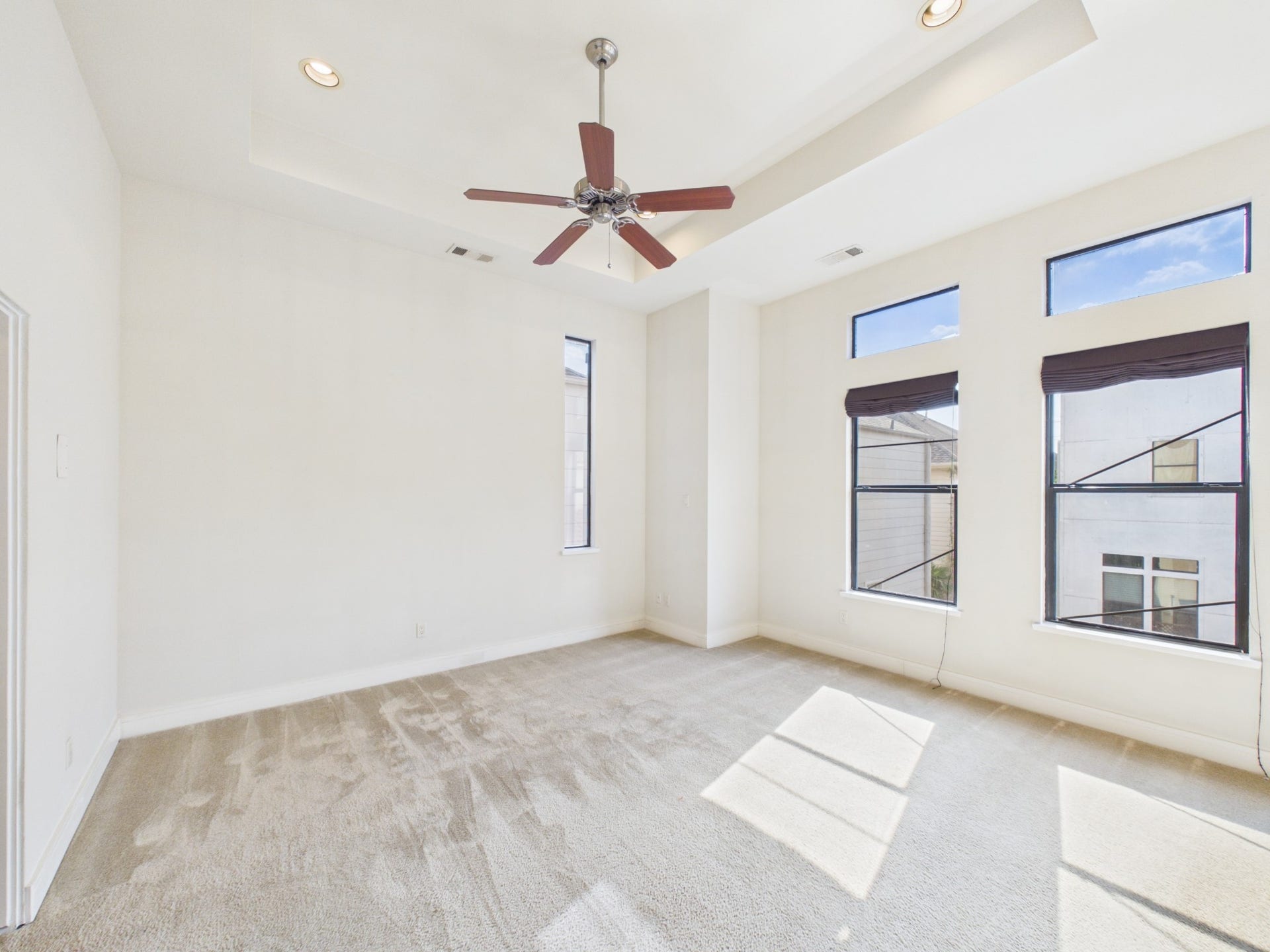 5425 Floyd Street, Houston, TX 77007 5425 Floyd Street, Houston, TX 77007