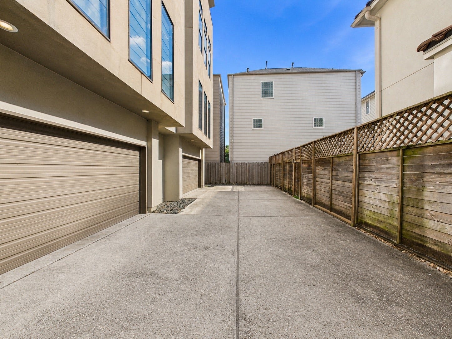 5425 Floyd Street, Houston, TX 77007 5425 Floyd Street, Houston, TX 77007