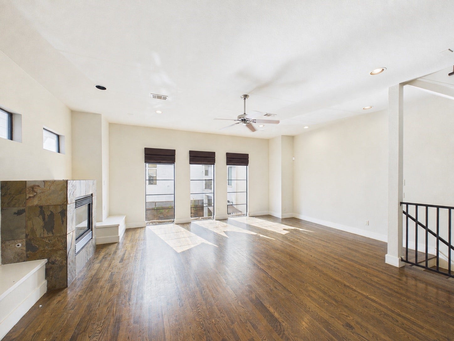 5425 Floyd Street, Houston, TX 77007 5425 Floyd Street, Houston, TX 77007