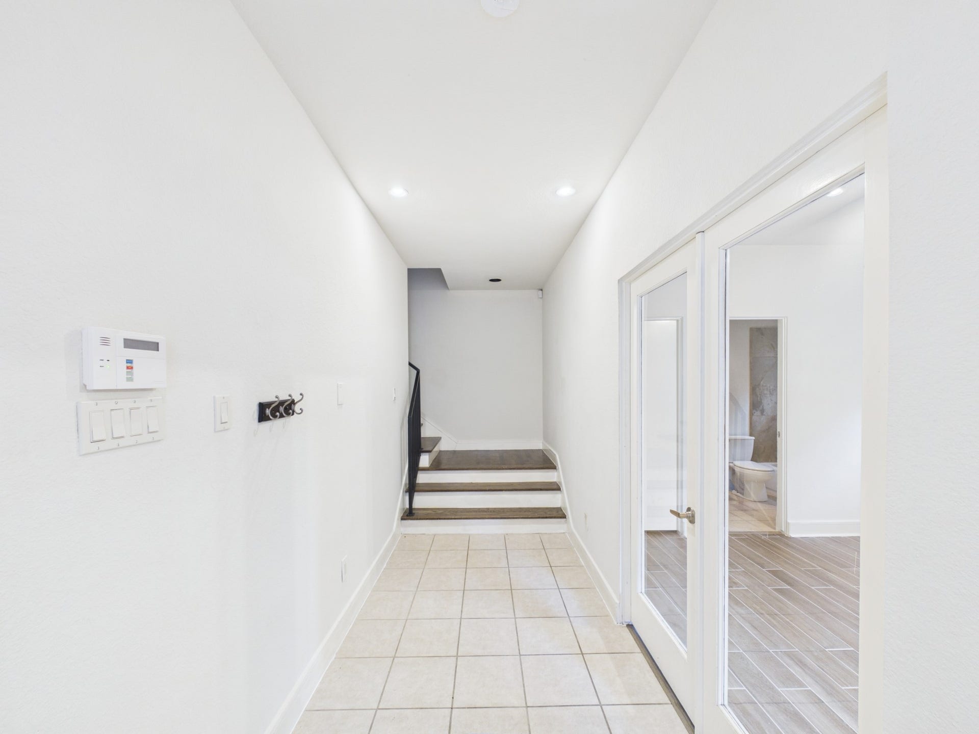 5425 Floyd Street, Houston, TX 77007 5425 Floyd Street, Houston, TX 77007