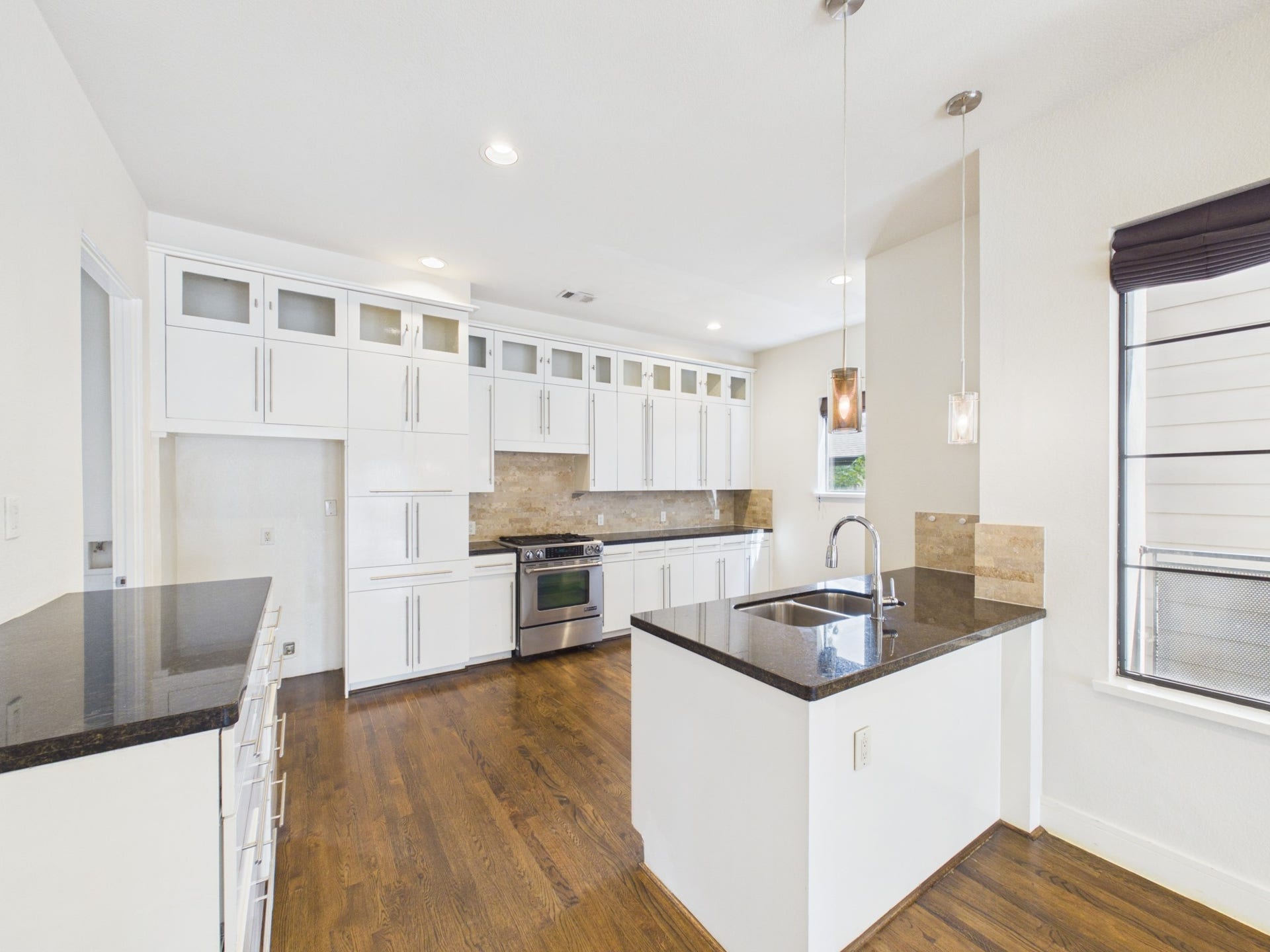 5425 Floyd Street, Houston, TX 77007 5425 Floyd Street, Houston, TX 77007