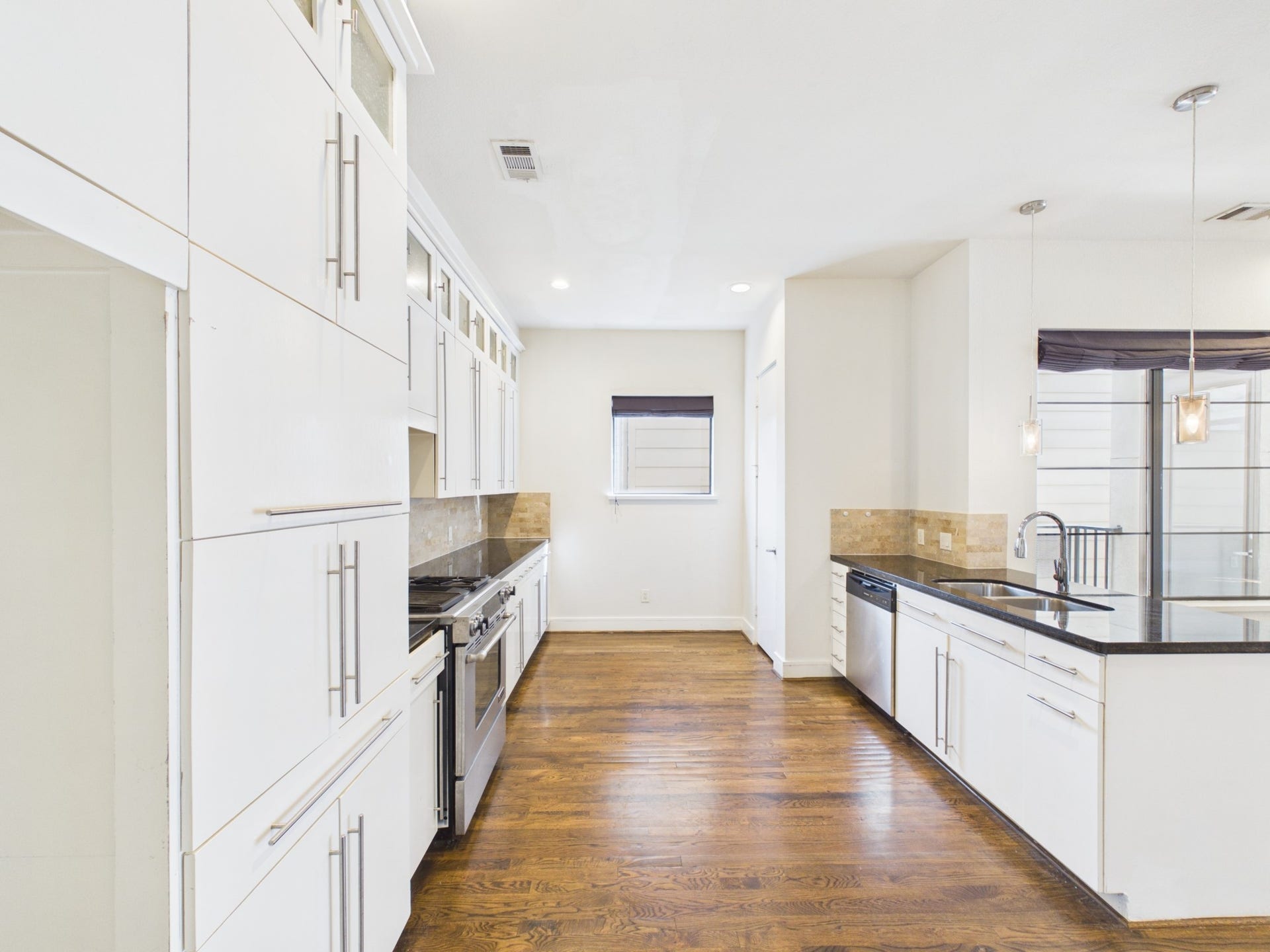 5425 Floyd Street, Houston, TX 77007 5425 Floyd Street, Houston, TX 77007