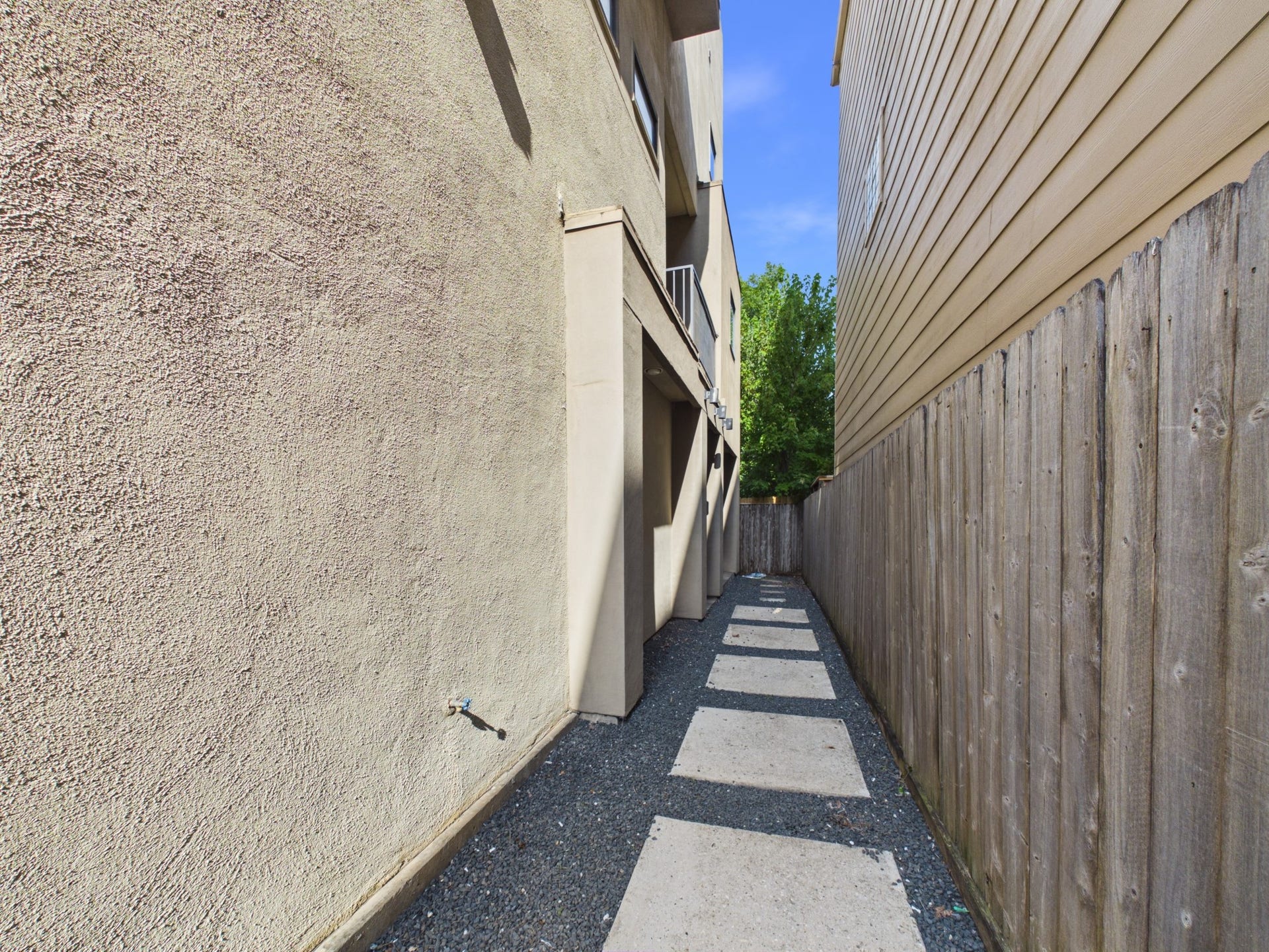 5425 Floyd Street, Houston, TX 77007 5425 Floyd Street, Houston, TX 77007