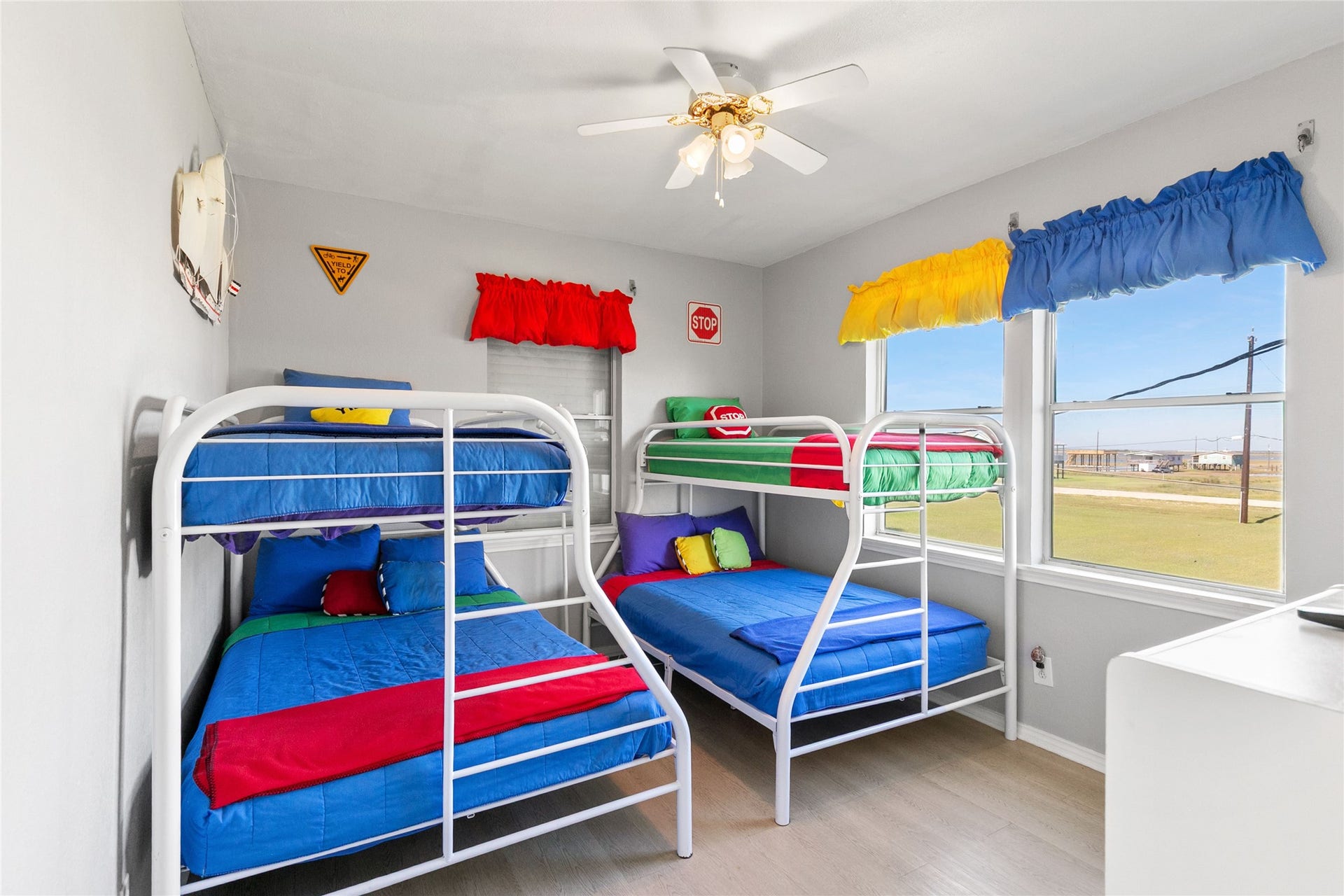 4806 Bluewater Drive, Freeport, TX 77541 4806 Bluewater Drive, Freeport, TX 77541
