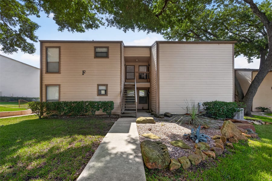 Property photo for 201 Lakeview Terrace Terrace, Conroe, TX