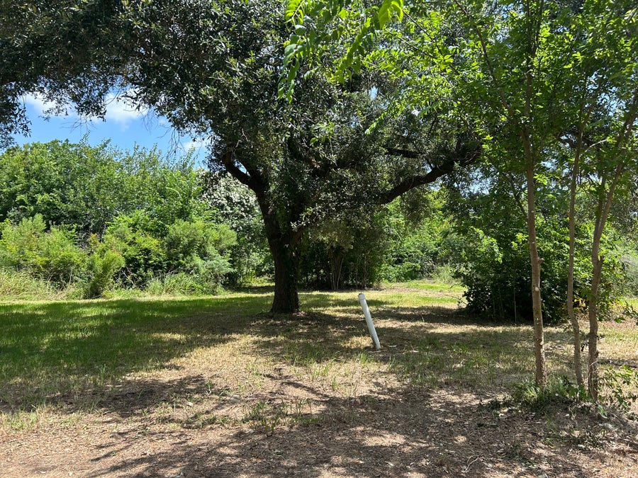 Property photo for 500 BLOCK Meadowlawn Avenue, La Porte, TX