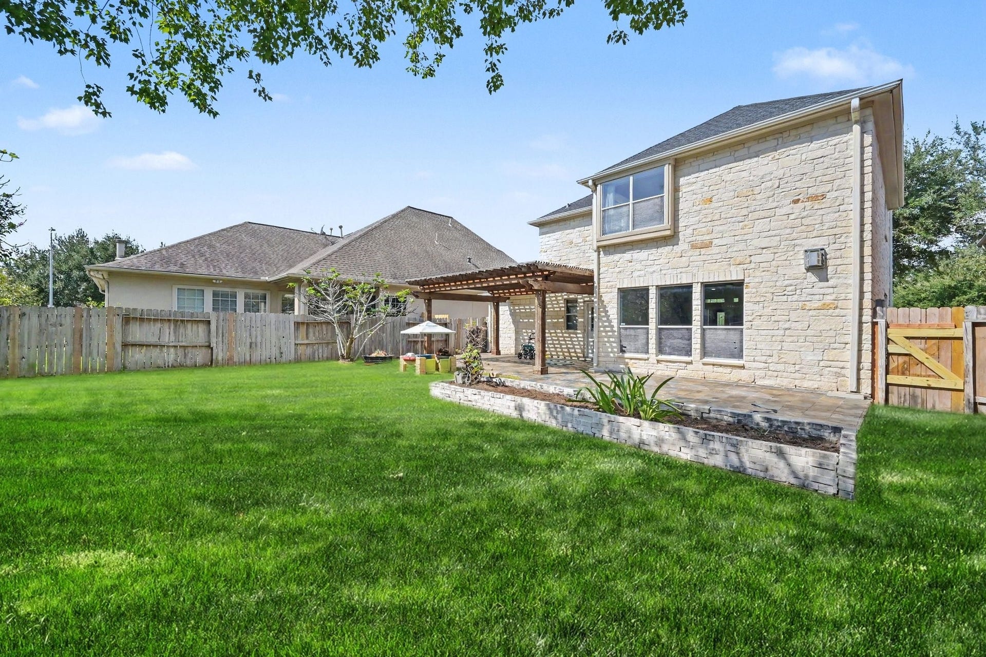 14135 Grovemist Lane, Houston, TX 77082 14135 Grovemist Lane, Houston, TX 77082