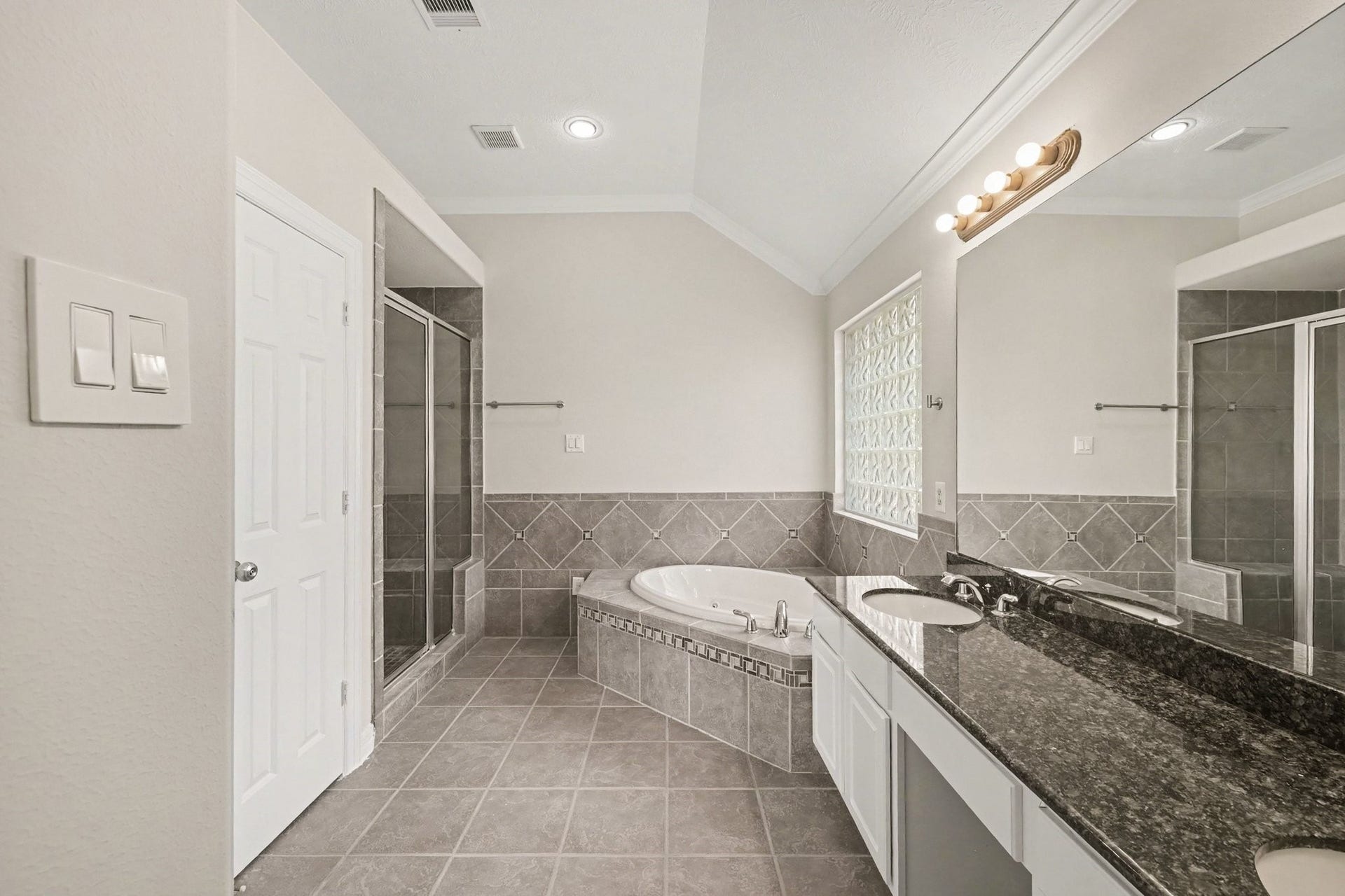 14135 Grovemist Lane, Houston, TX 77082 14135 Grovemist Lane, Houston, TX 77082