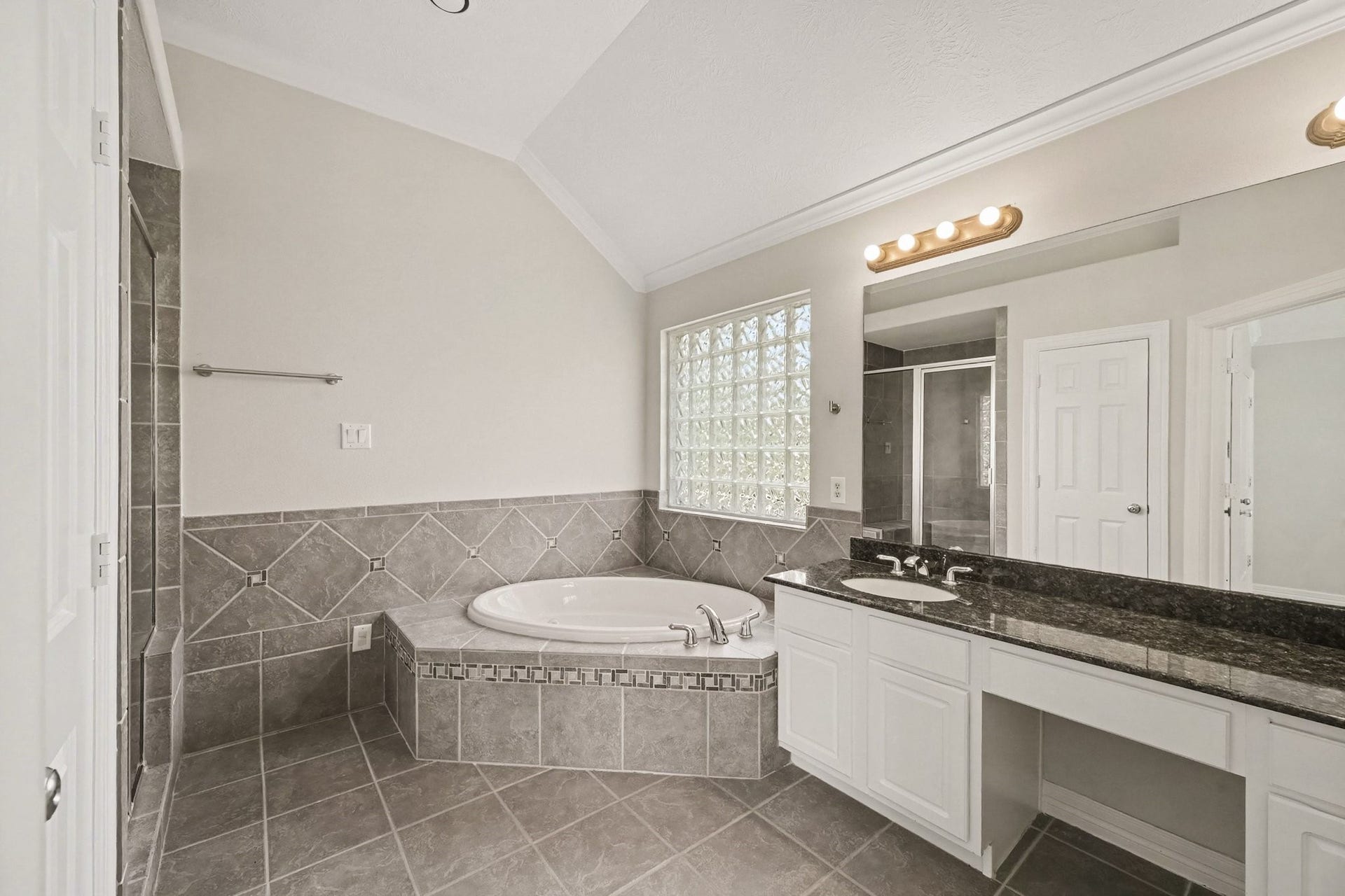 14135 Grovemist Lane, Houston, TX 77082 14135 Grovemist Lane, Houston, TX 77082