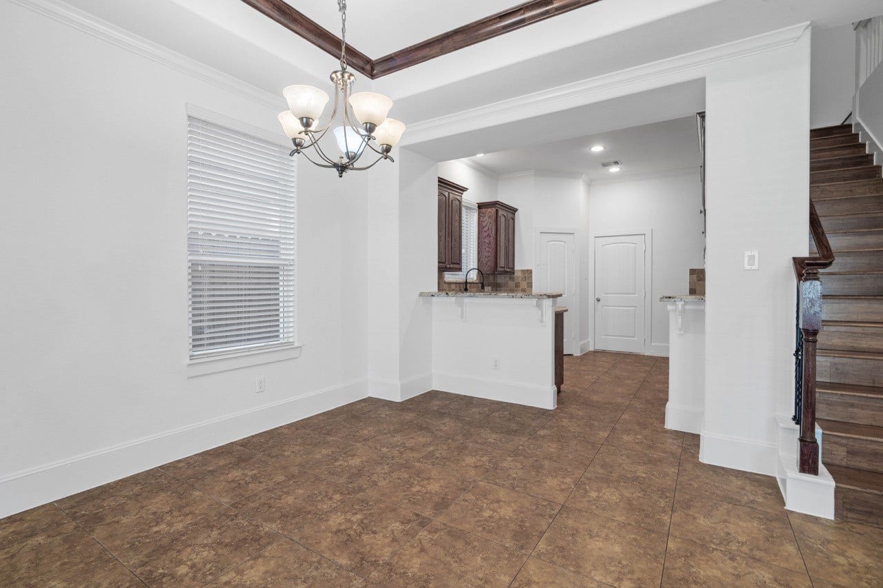 6724 Keats Street, #B, Houston, TX 77085 Breakfast area next to kitchen