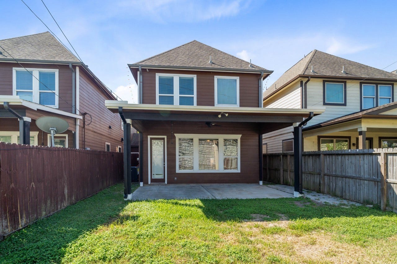 6724 Keats Street, #B, Houston, TX 77085 Nicely sized backyard/patio