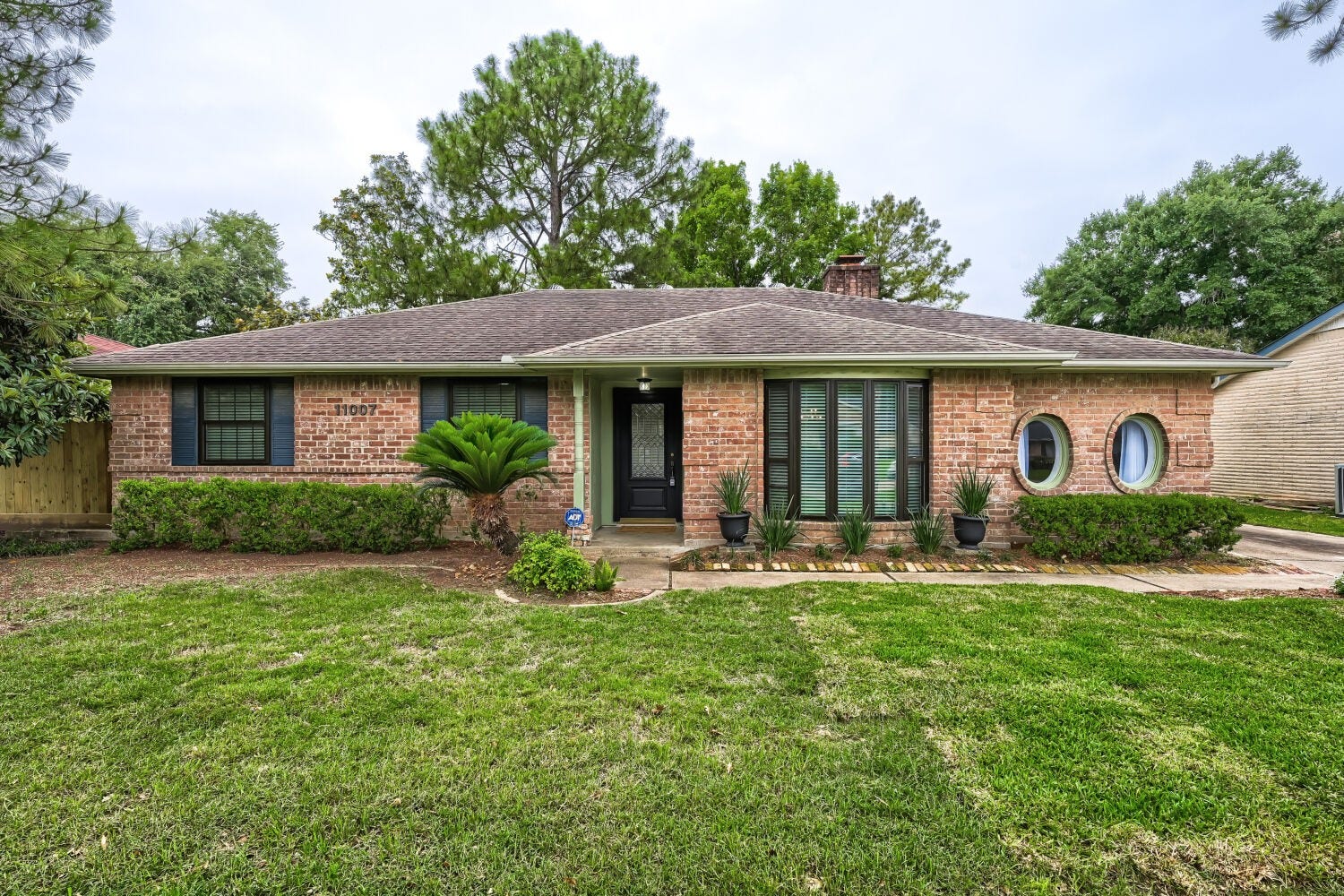 11007 Ensbrook Drive, Houston, TX 77099 11007 Ensbrook Drive, Houston, TX 77099