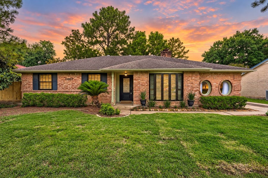 Property photo for 11007 Ensbrook Drive, Houston, TX