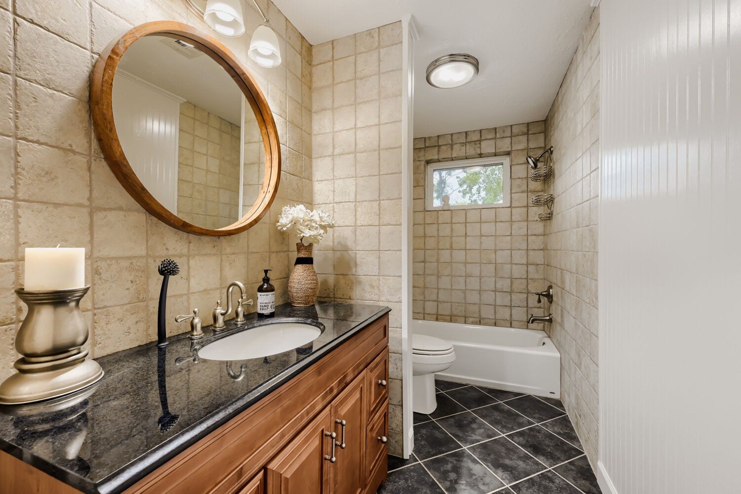 11007 Ensbrook Drive, Houston, TX 77099 11007 Ensbrook Drive, Houston, TX 77099