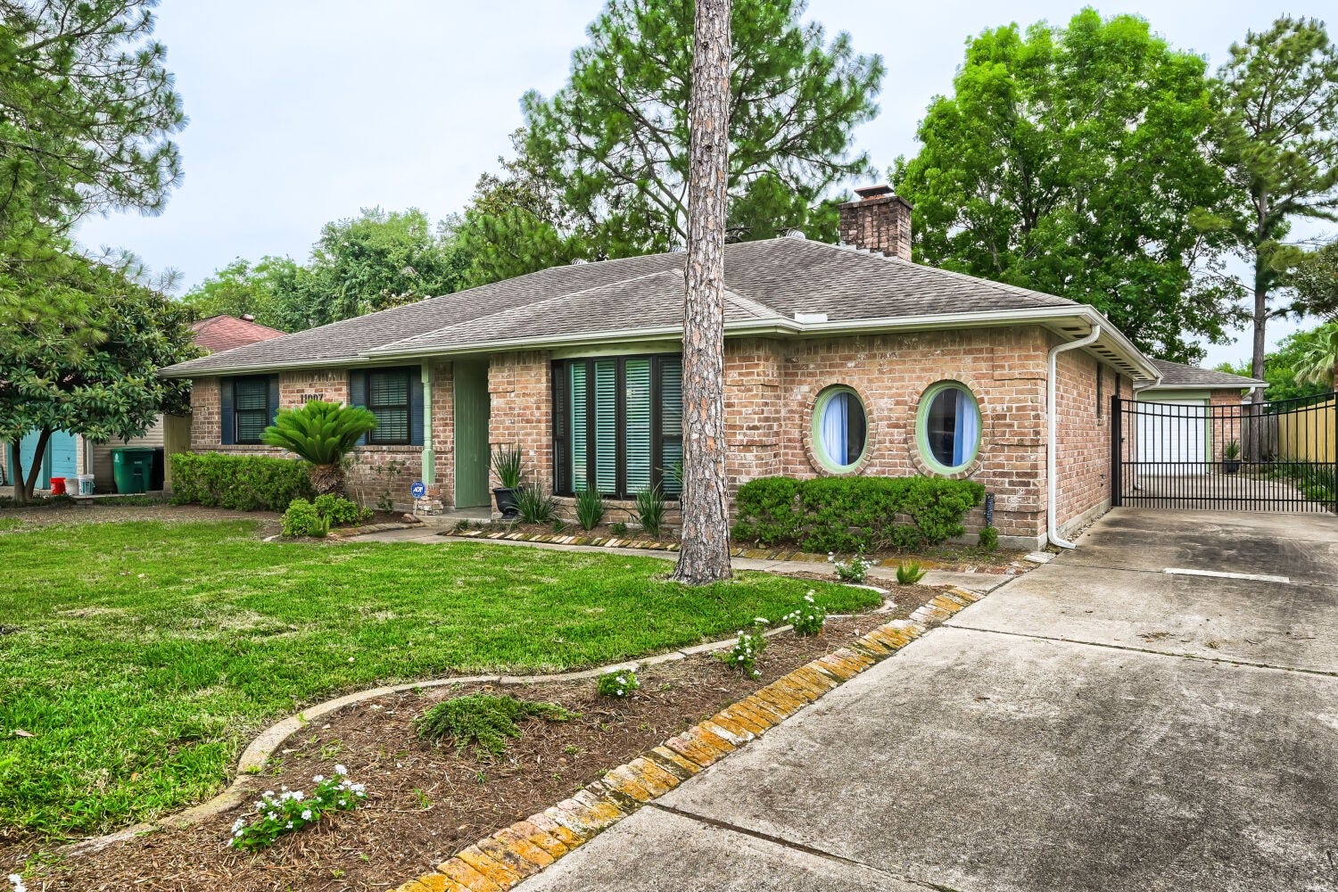 11007 Ensbrook Drive, Houston, TX 77099 11007 Ensbrook Drive, Houston, TX 77099