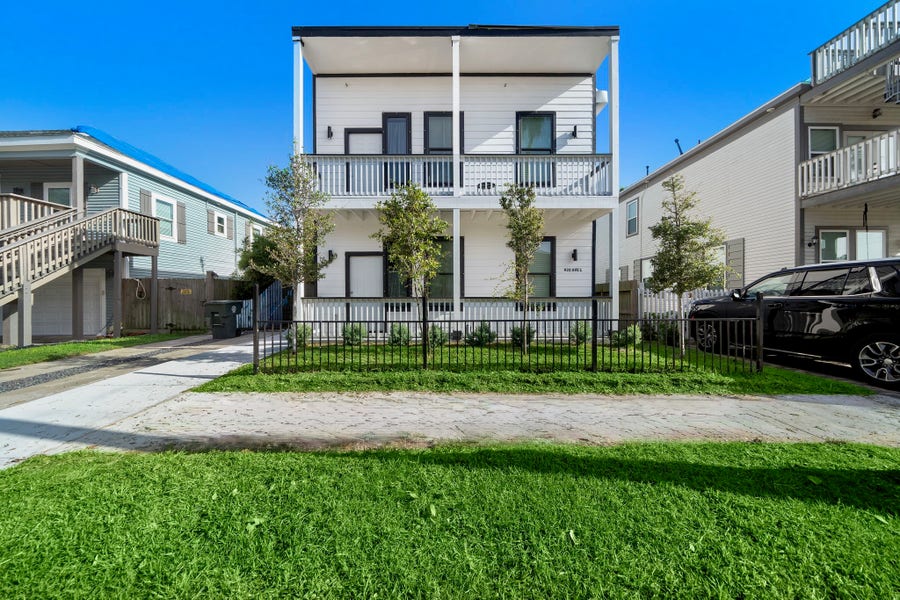 Property photo for 920 Ave L, #E, Galveston, TX