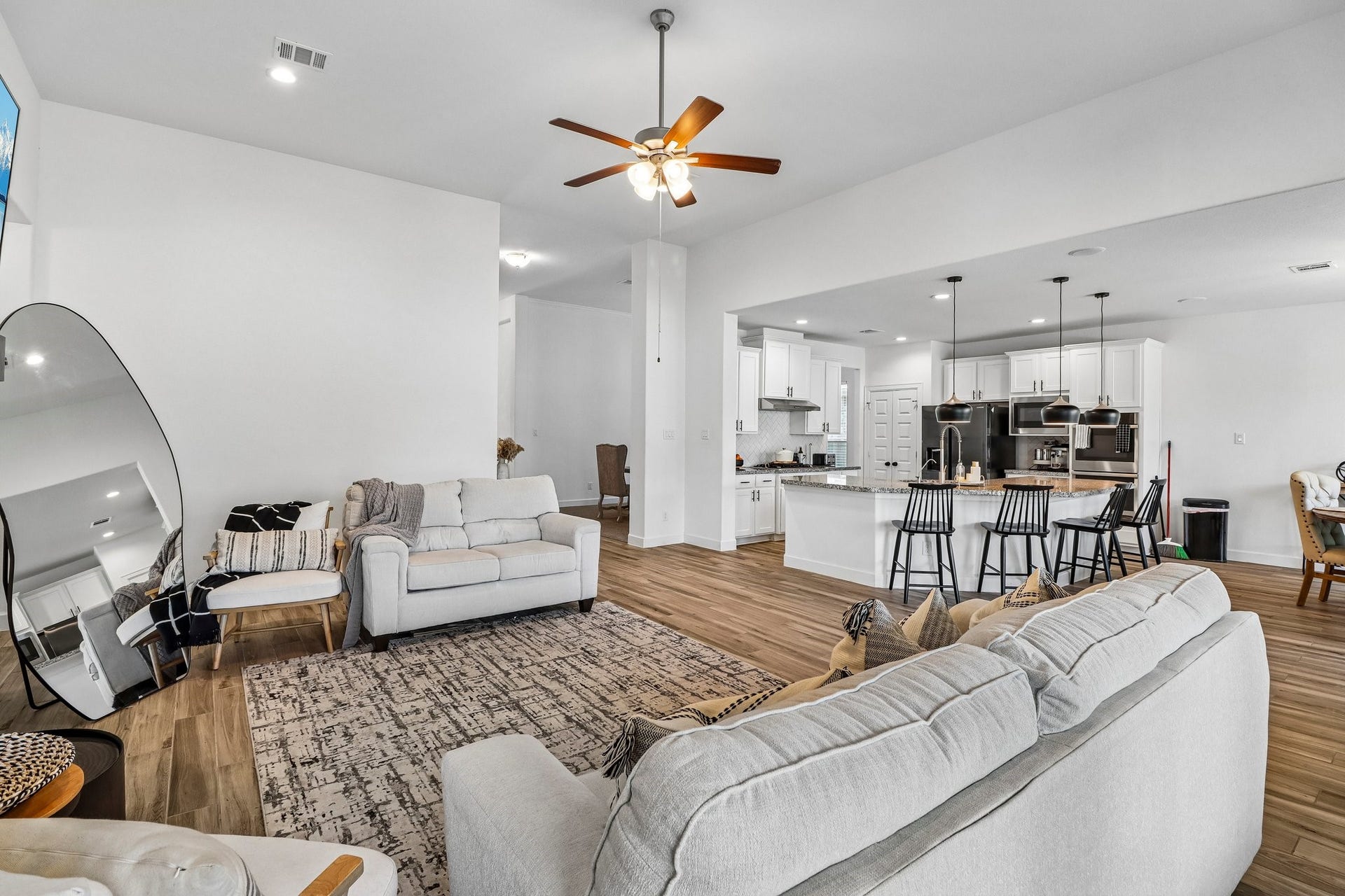 7823 Leighton Trail, Pasadena, TX 77505 7823 Leighton Trail, Pasadena, TX 77505