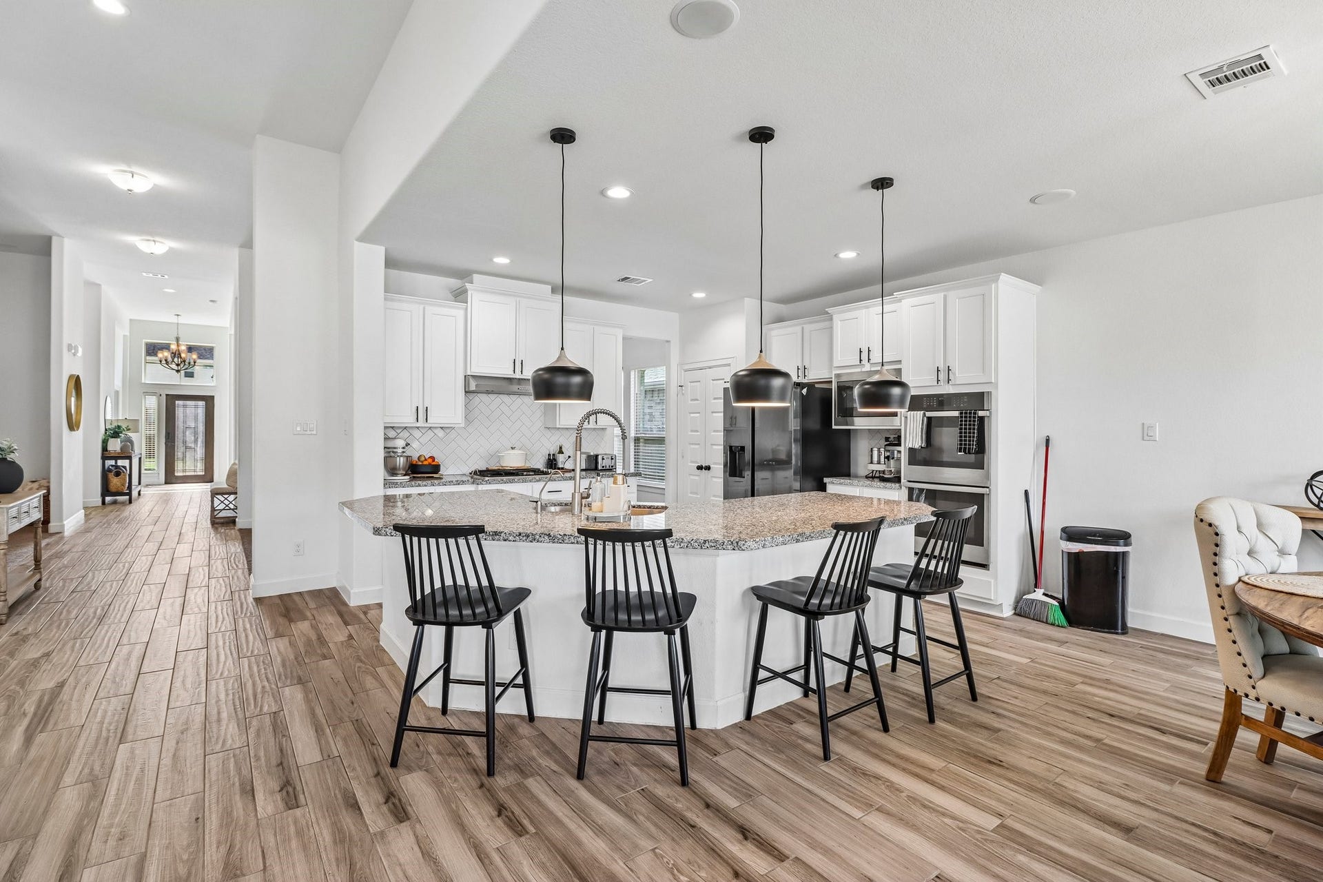 7823 Leighton Trail, Pasadena, TX 77505 7823 Leighton Trail, Pasadena, TX 77505