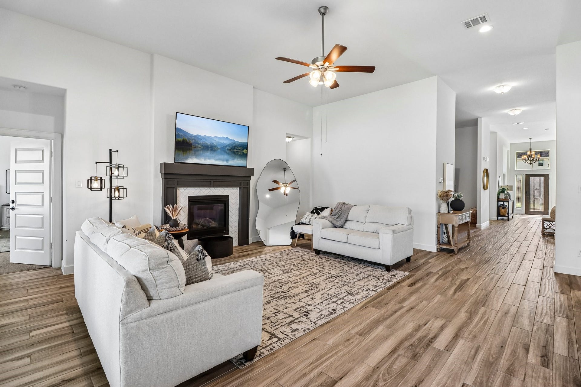 7823 Leighton Trail, Pasadena, TX 77505 7823 Leighton Trail, Pasadena, TX 77505
