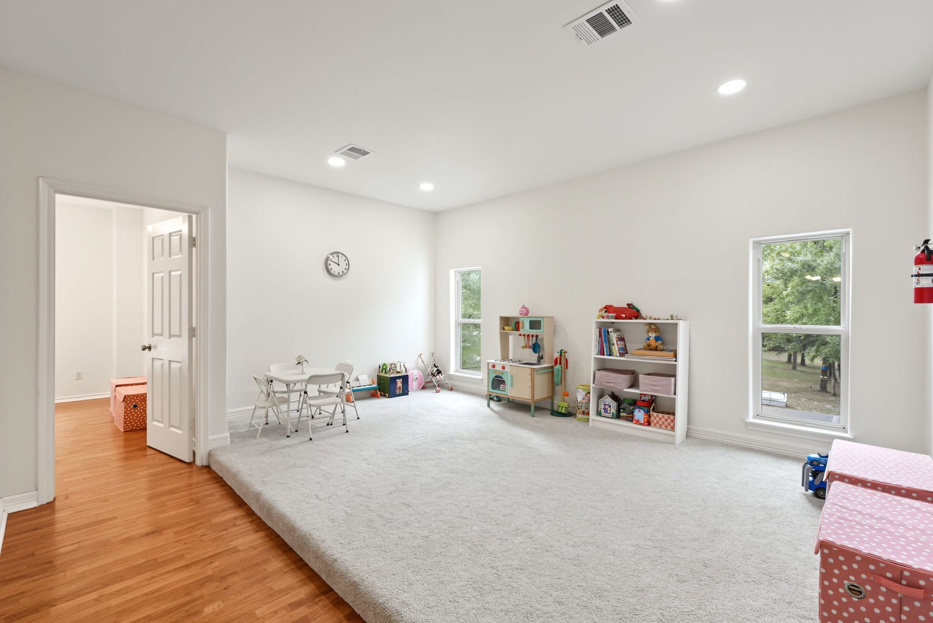 421 Trace Way Drive, Montgomery, TX 77316 Upstairs you will find a large game room overlooking the back yard.