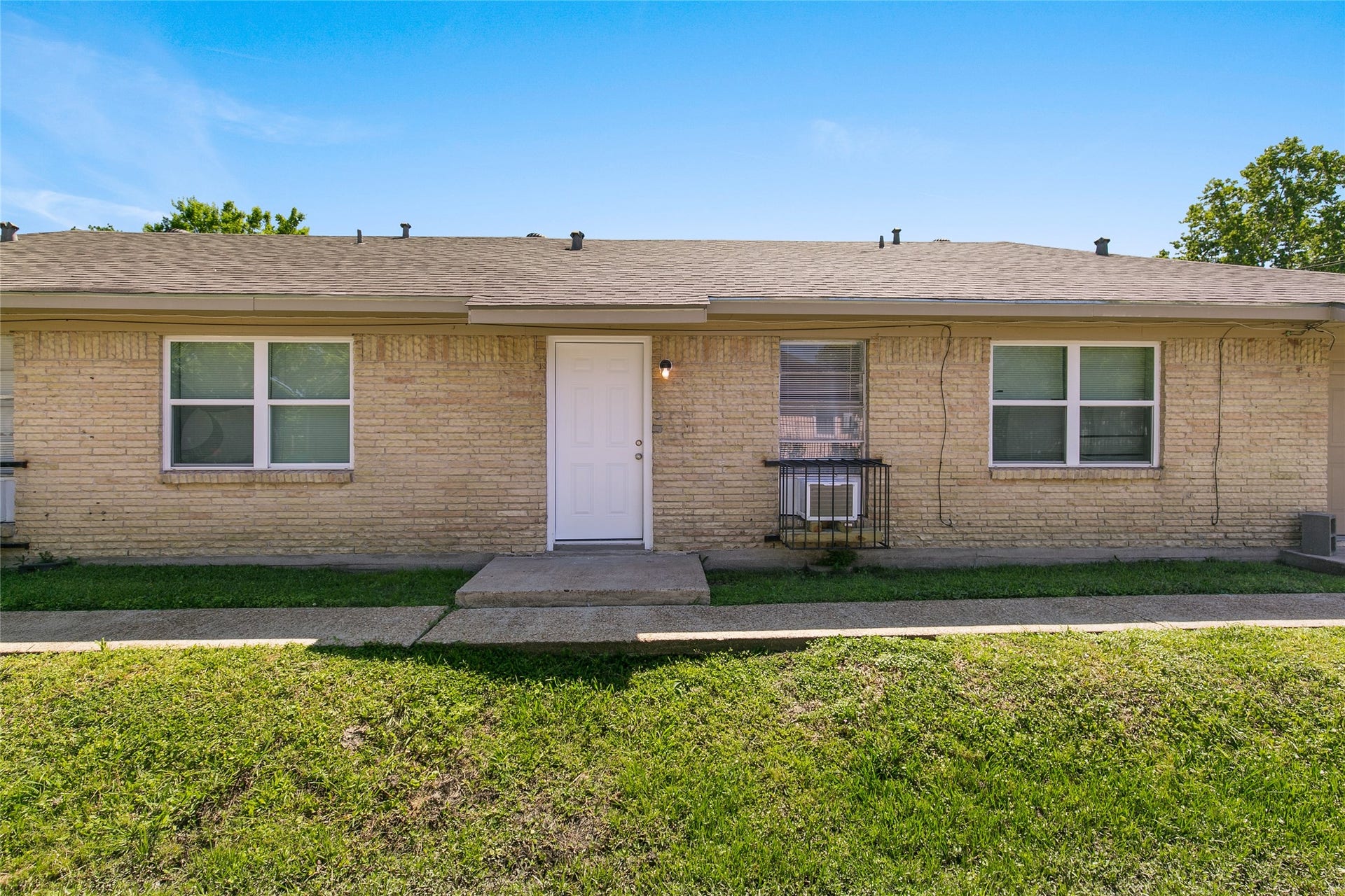 4401 Denmark Street, Houston, TX 77016 4401 Denmark Street, Houston, TX 77016
