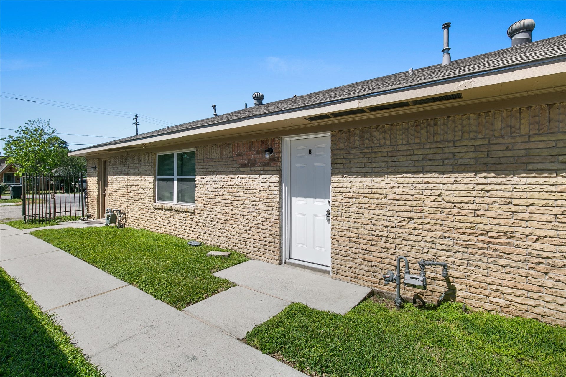 4401 Denmark Street, Houston, TX 77016 4401 Denmark Street, Houston, TX 77016
