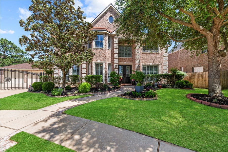 Property photo for 8106 Hollowhaven Court, Houston, TX