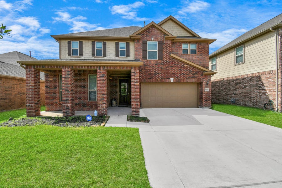 Property photo for 14018 Harmony Ridge Trail, Pearland, TX