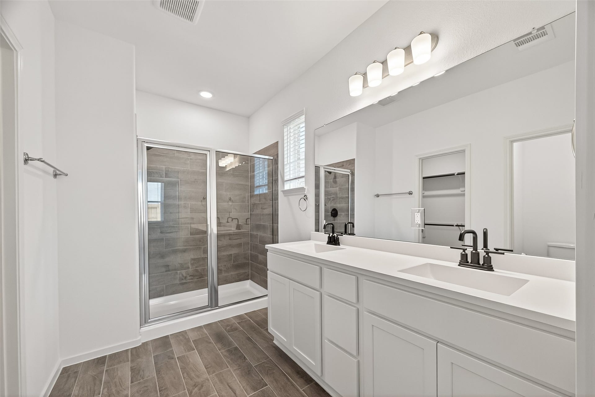 2810 Rockwood Drive, Iowa Colony, TX 77583