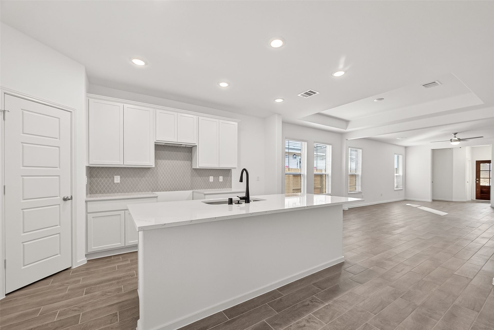 2810 Rockwood Drive, Iowa Colony, TX 77583
