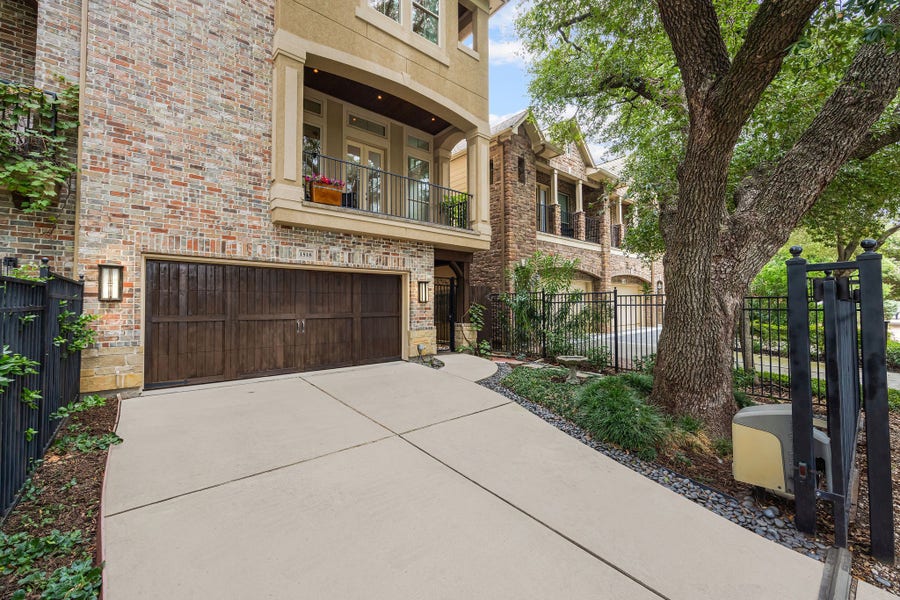 Property photo for 1518 W Clay Street, Houston, TX