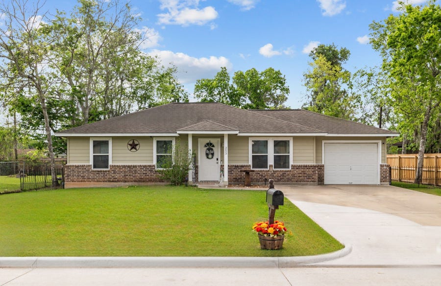 Property photo for 253 Briarcreek Street, Richwood, TX