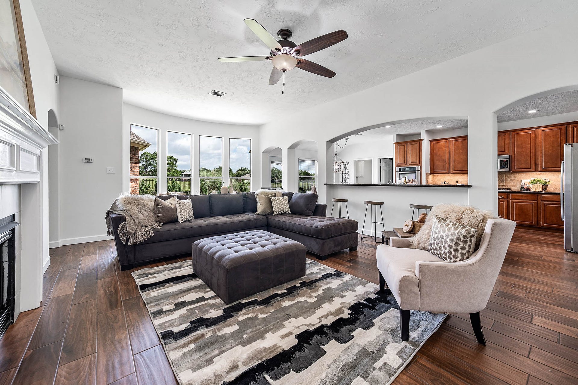 1418 Wellshire, Katy, TX 77494 Welcome home to relaxation at it's finest and take in the amazing views of golf course at Falcon Point!