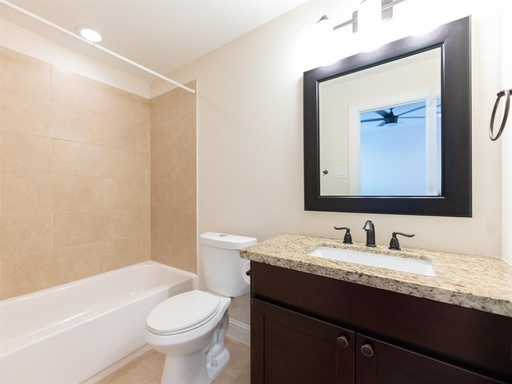 1139 W 15th 1/2 Street, Houston, TX 77008 1139 W 15th 1/2 Street, Houston, TX 77008