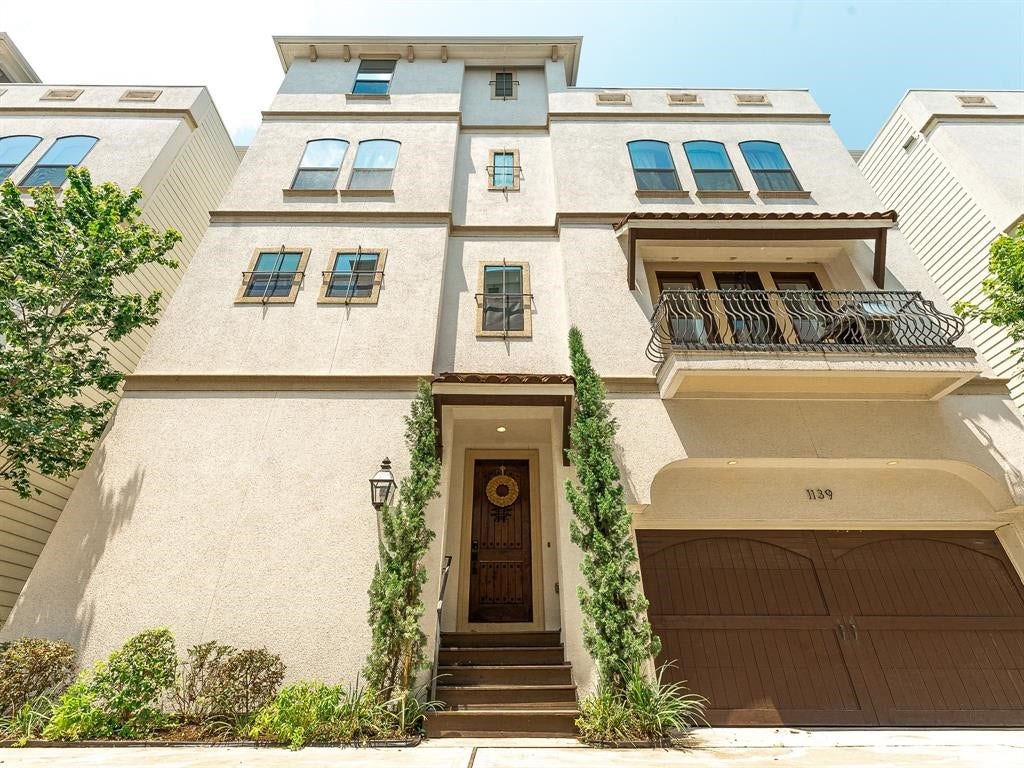 1139 W 15th 1/2 Street, Houston, TX 77008 1139 W 15th 1/2 Street, Houston, TX 77008