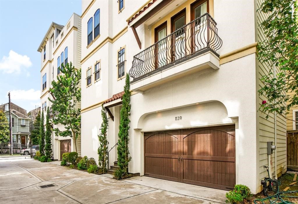 1139 W 15th 1/2 Street, Houston, TX 77008 1139 W 15th 1/2 Street, Houston, TX 77008