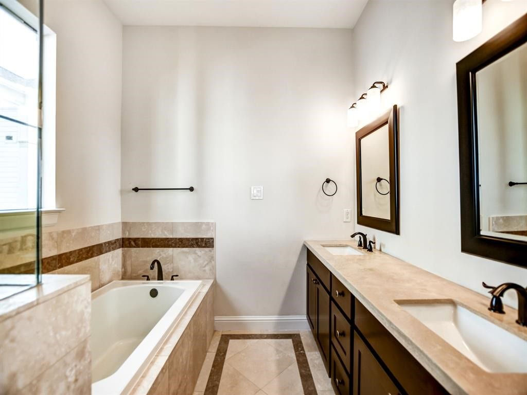 1139 W 15th 1/2 Street, Houston, TX 77008 1139 W 15th 1/2 Street, Houston, TX 77008