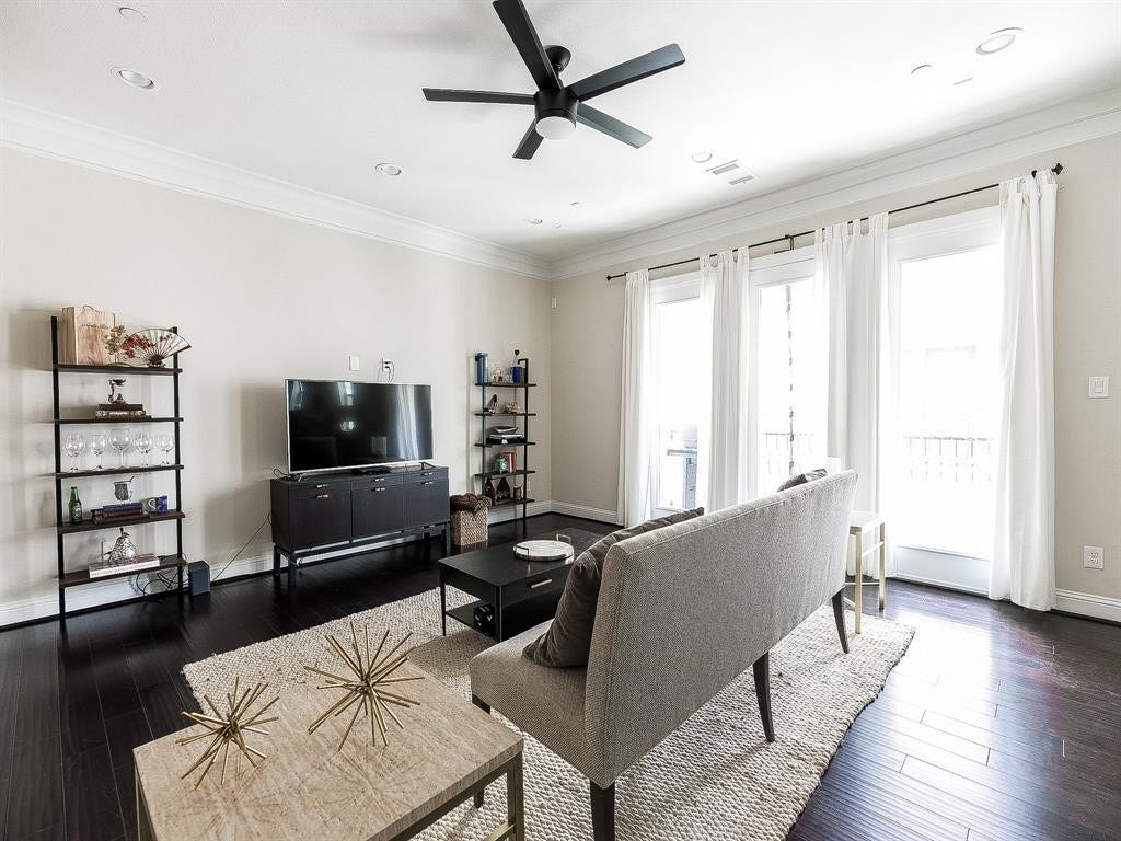 1139 W 15th 1/2 Street, Houston, TX 77008 1139 W 15th 1/2 Street, Houston, TX 77008